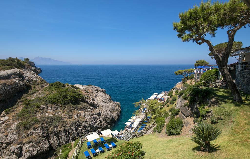 Горящие туры в отель Delfino (Massa Lubrense) Неаполитанский залив Италия