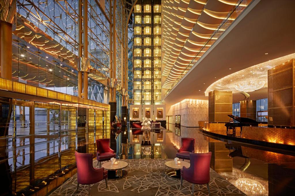 The Meydan Hotel, фотографии территории