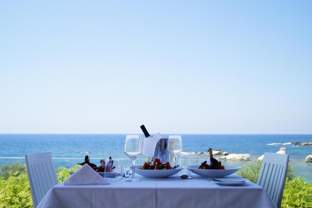 Відпочинок в готелі Cap St Georges Villas (ex. Cap St. Georges Hotel & Resort) Пафос Кіпр