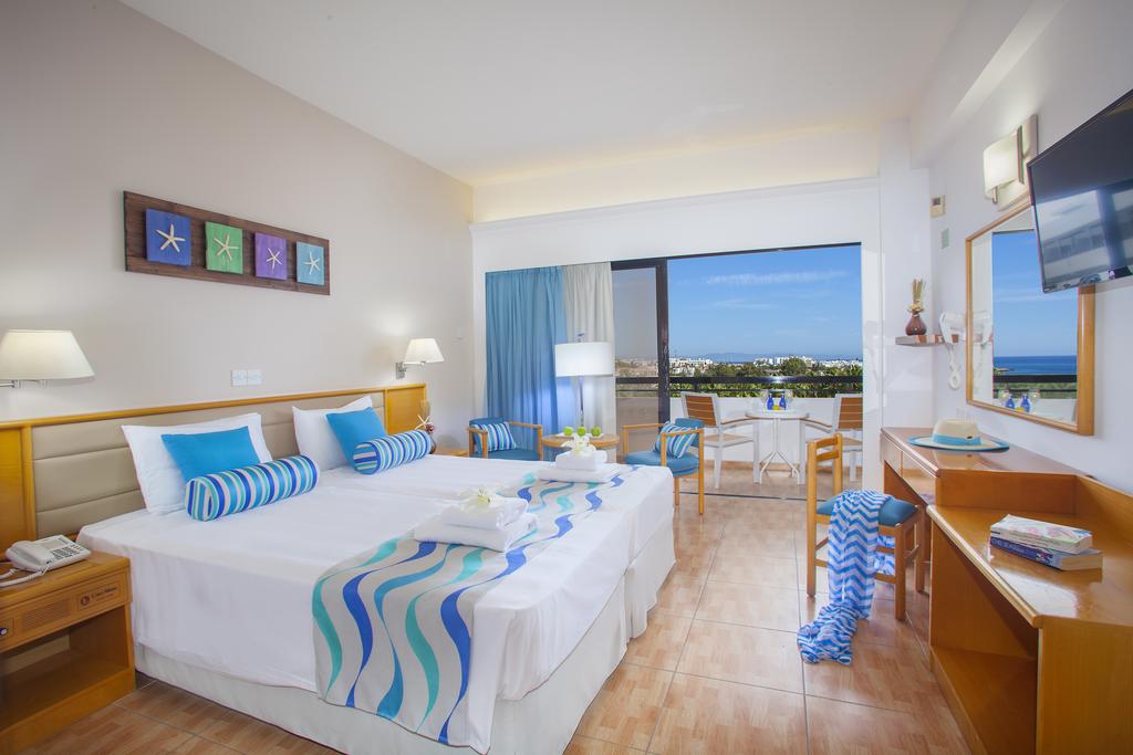 Отзывы об отеле Cavo Maris Beach Hotel