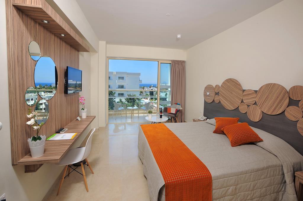 Cypr Nelia Gardens Hotel