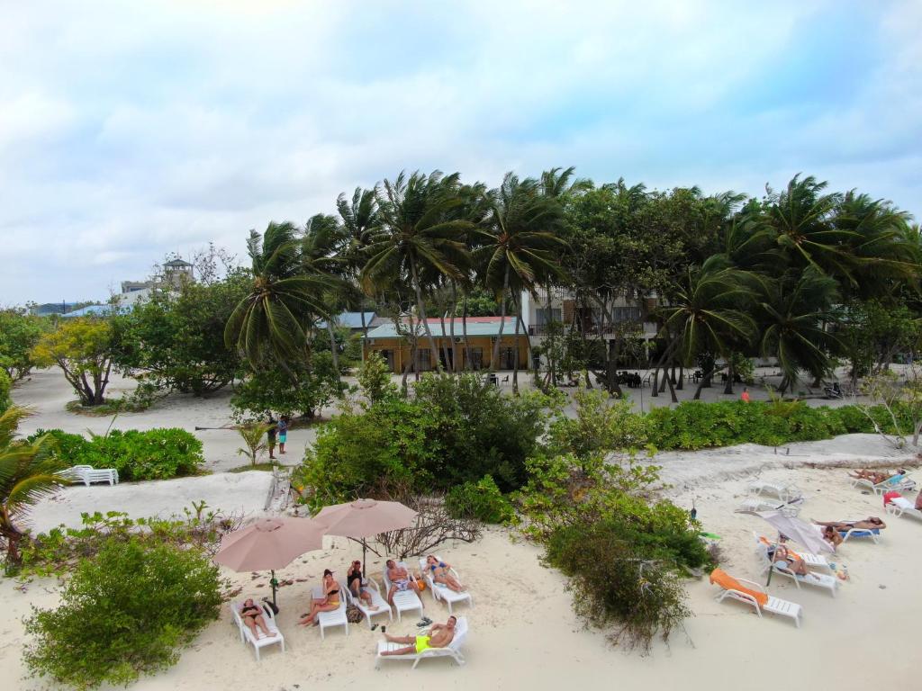 Kaafu Atoll Crown Beach Hotel Guest House prices