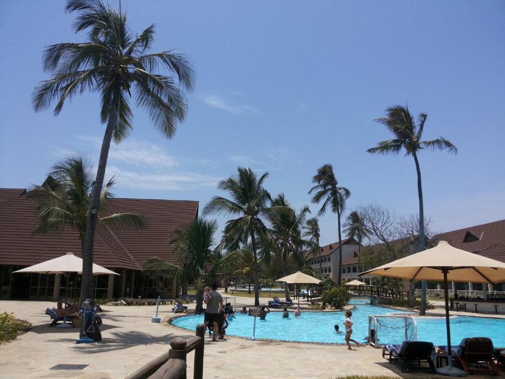 Отзывы об отеле Amani Tiwi Beach Resort