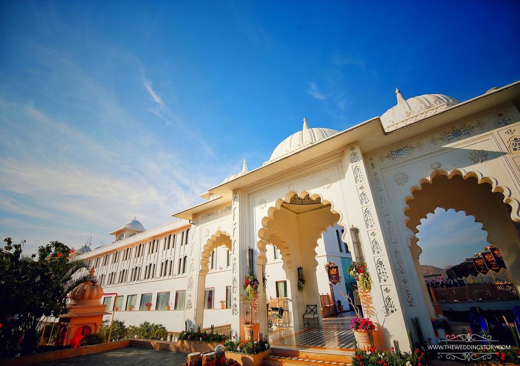 Radisson Blu Udaipur Palace Resort & Spa (ex. Sheraton Udaipur Palace Resort and Spa) цена