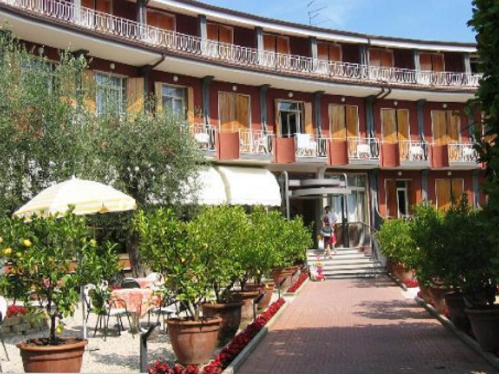 Hotel rest Hotel Continental Lake Garda Italy