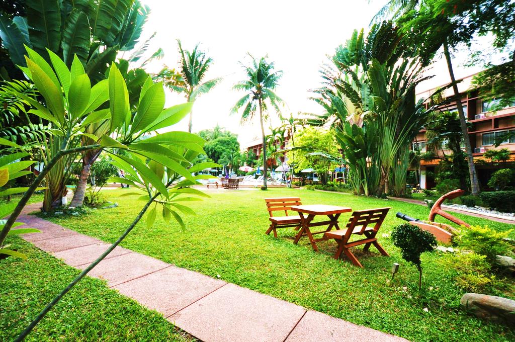 Туры в отель Basaya Beach Hotel Паттайя Таиланд