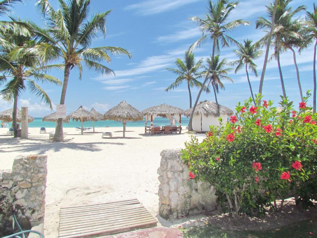 Отдых в отеле Tropicana Suites Deluxe Beach Club & Pool Пунта-Кана Доминиканская республика
