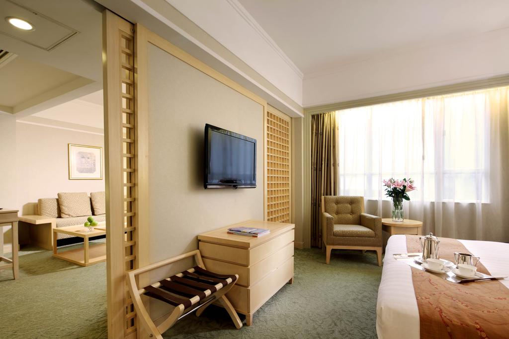 Цены в отеле Gdh Hotel  (Guangdong Hotel Hong Kong)