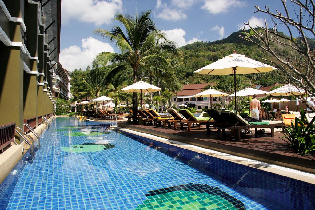 Alpina Phuket Nalina Resort, пляж Ката