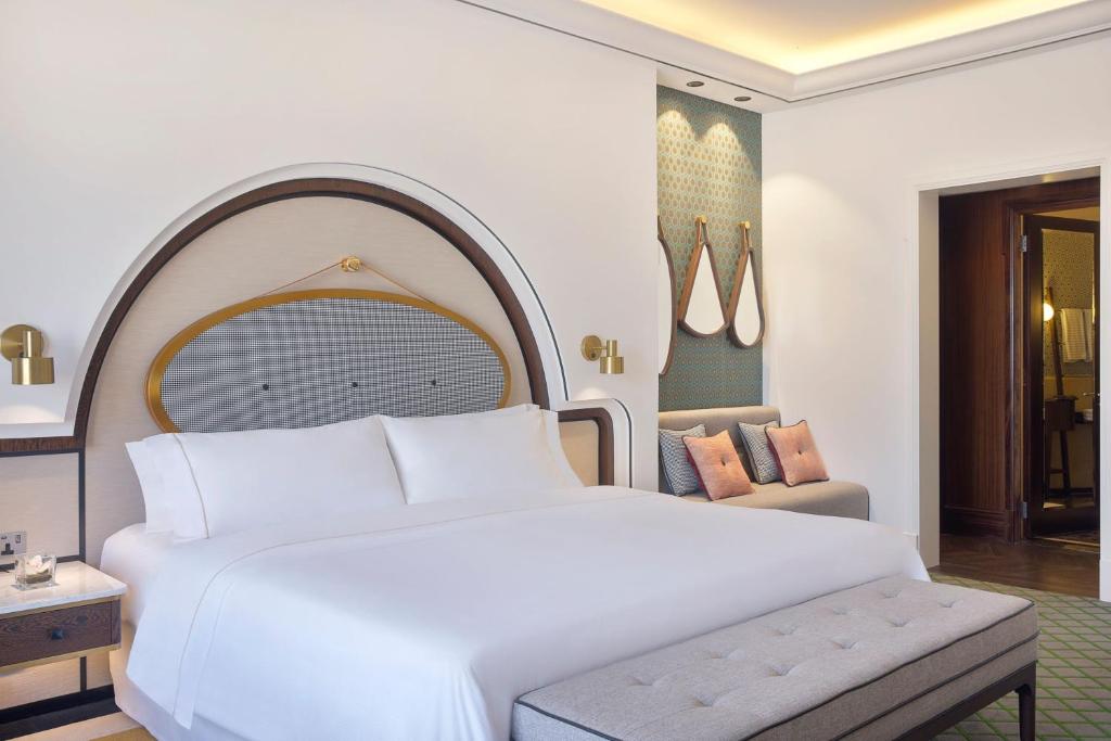 The Westin Dubai Mina Seyahi Beach Resort & Marina ціна