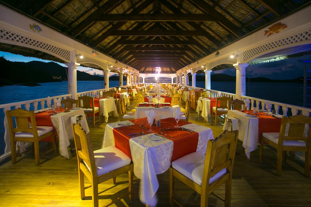 Відпочинок в готелі Le Domaine De La Reserve Праслен (острів) Сейшели