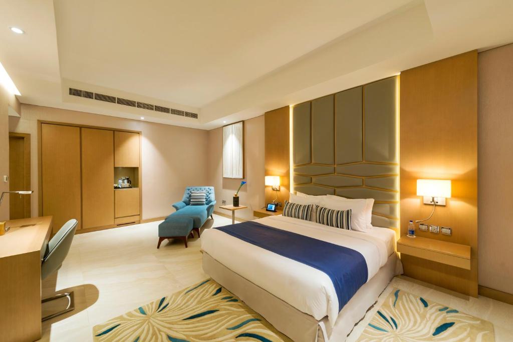 Tours to the hotel Royal Central Hotel The Palm Dubai Palma United Arab Emirates