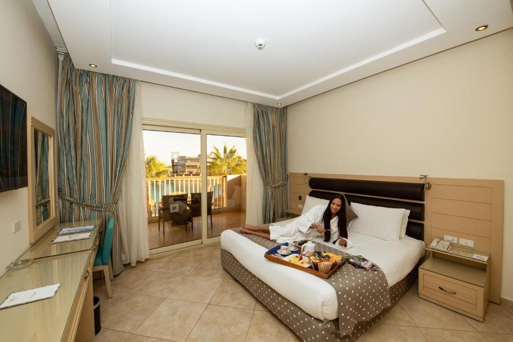 Tours to the hotel Sunrise Crystal Bay Resort - Grand Select Hurghada Egypt