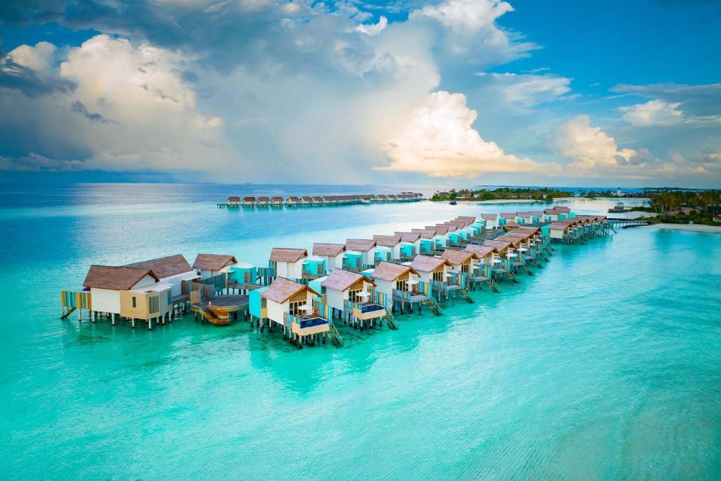 Hard Rock Hotel Maldives photos of tourists