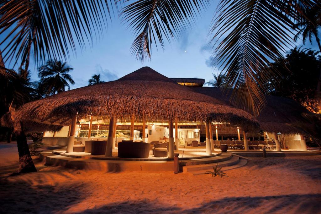 Kuramathi Island Resort Мальдіви ціни