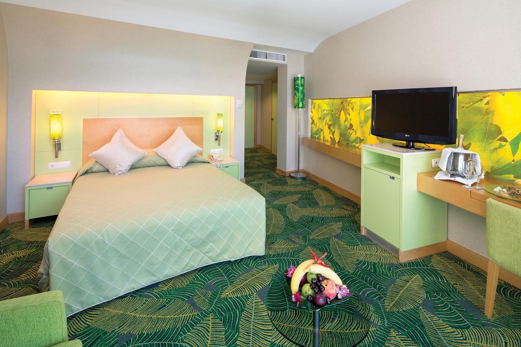 Opinie gości hotelowych Cornelia De Luxe Resort