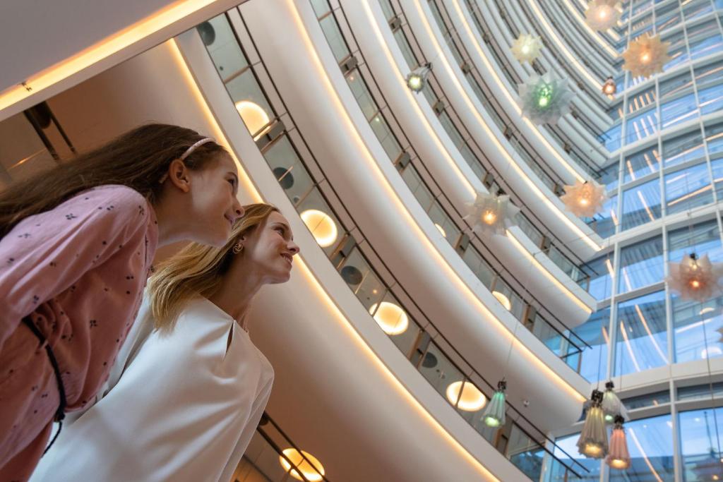 Hotel guest reviews Jumeirah Beach Hotel