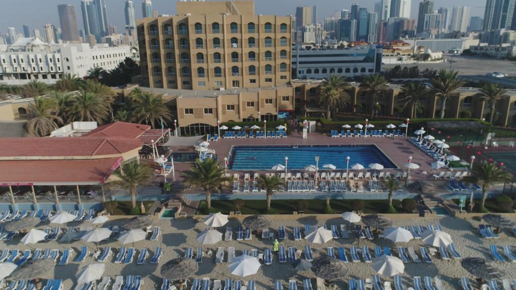 Sharjah Carlton Hotel photos of tourists