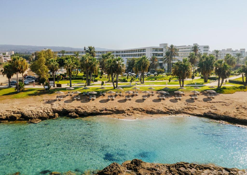 Louis Imperial Beach Hotel, Cypr, Patos, wakacje, zdjęcia i recenzje