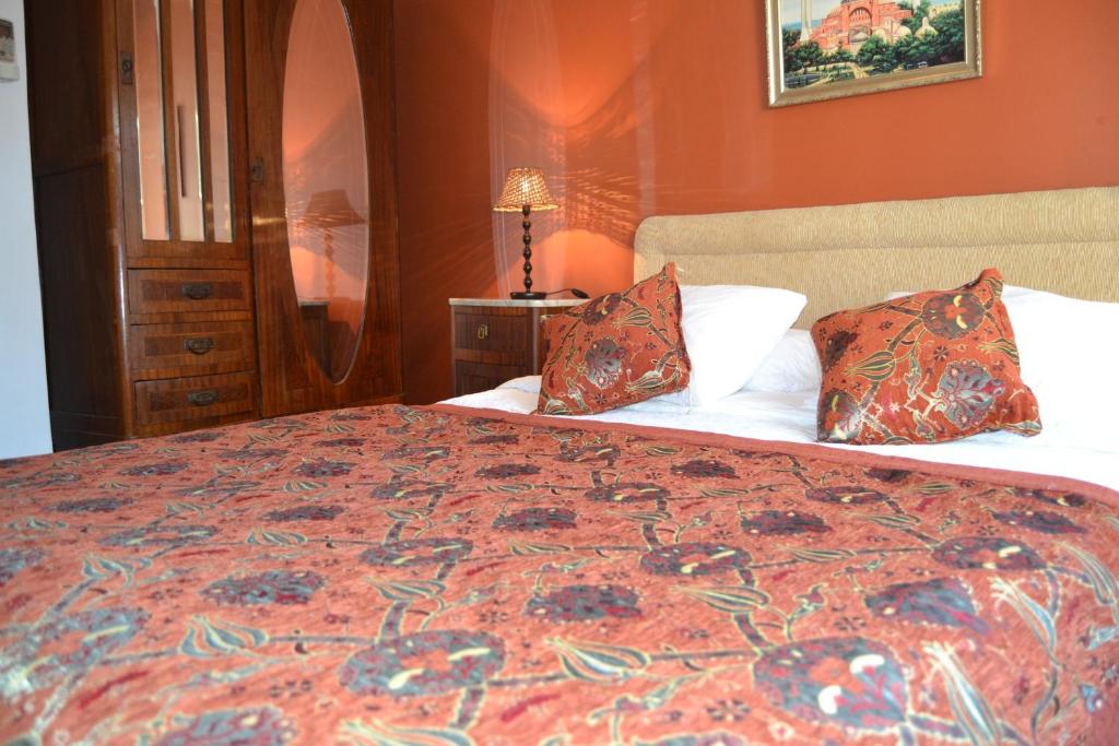Горящие туры в отель Emirhan Guesthouse Стамбул