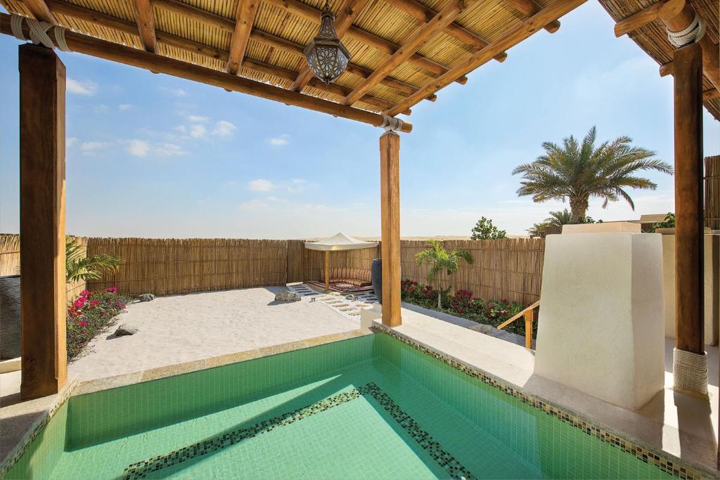 Ціни в готелі Al Wathba A Luxury Collection Desert Resort & Spa