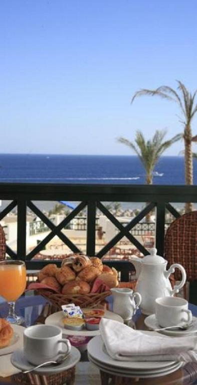 Відпочинок в готелі Coral Beach Rotana Resort Montazah Шарм-ель-Шейх Єгипет