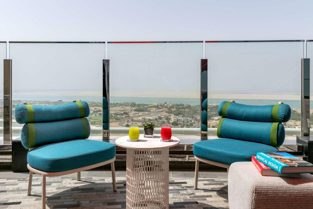Отдых в отеле Andaz Capital Gate, Abu Dhabi - a Concept by Hyatt