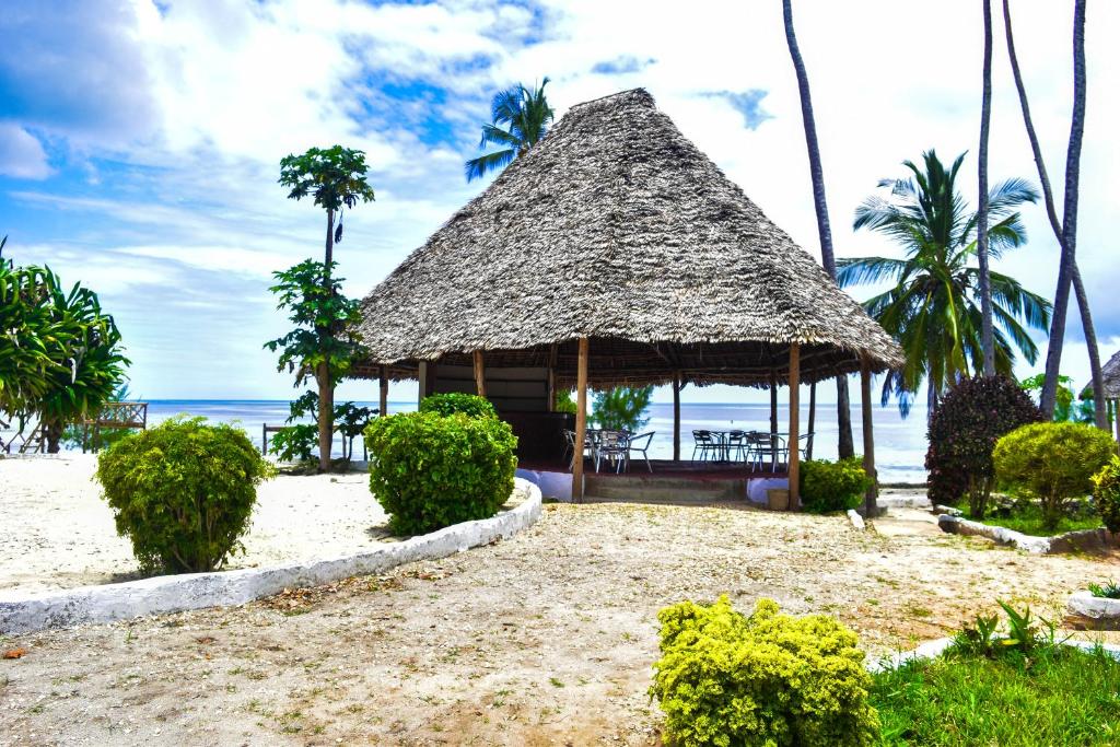 Coconut Tree Village Beach Resort, Танзания, Уроа, туры, фото и отзывы