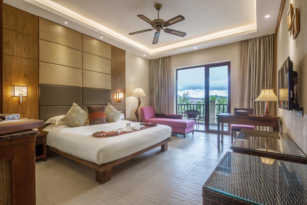 Горящие туры в отель Yalong Bay Villas & Spa