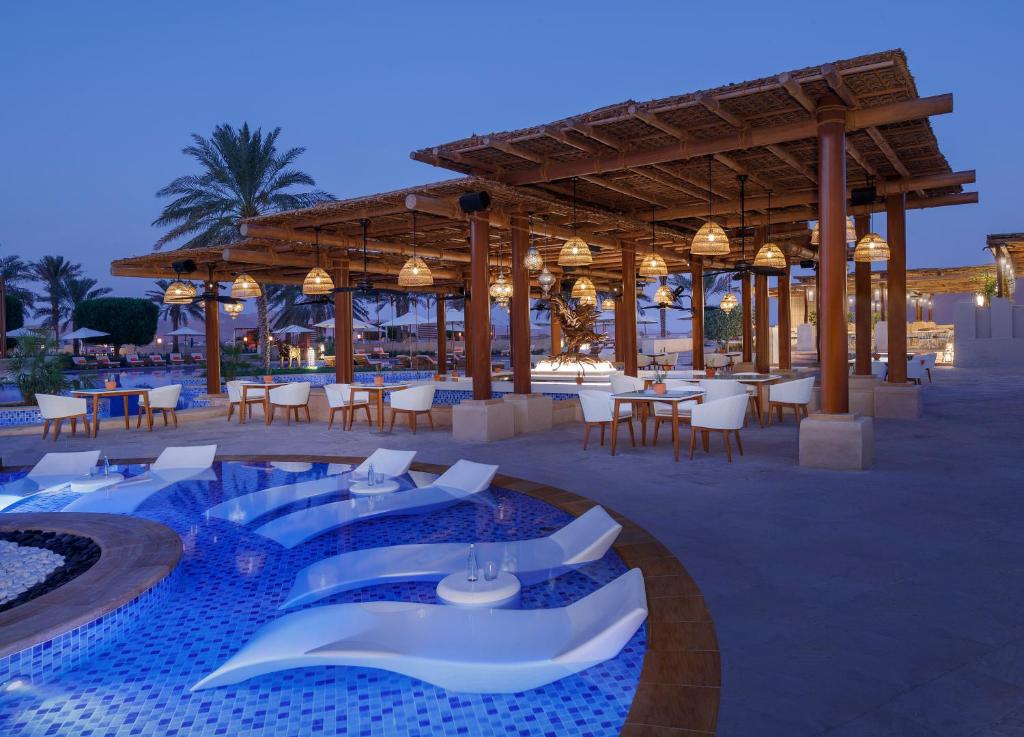 Туры в отель Qasr Al Sarab Desert Resort by Anantara Абу-Даби ОАЭ