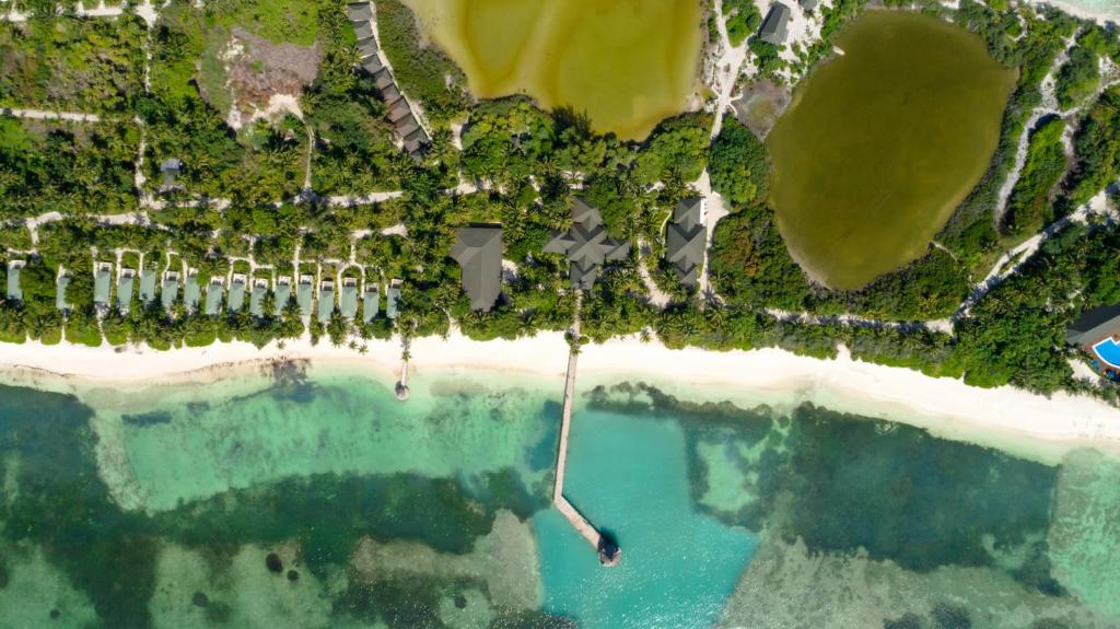 Addu Atoll, Canareef Resort (ex. Herathera Island Resort), 4
