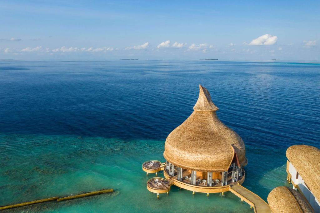 Отель, Ари & Расду Атоллы, Мальдивы, Outrigger Maldives Maafushivaru Resort