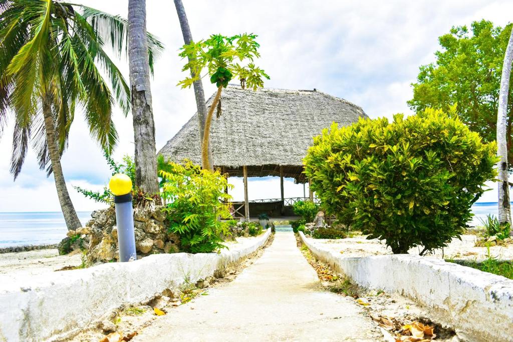 Танзания Coconut Tree Village Beach Resort