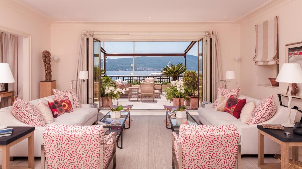 Hotel Regent Porto Montenegro, entertainment