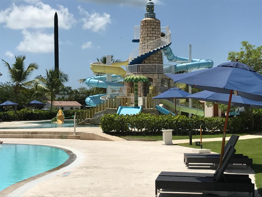 Відпочинок в готелі Cadaques Caribe Resort & Villas
