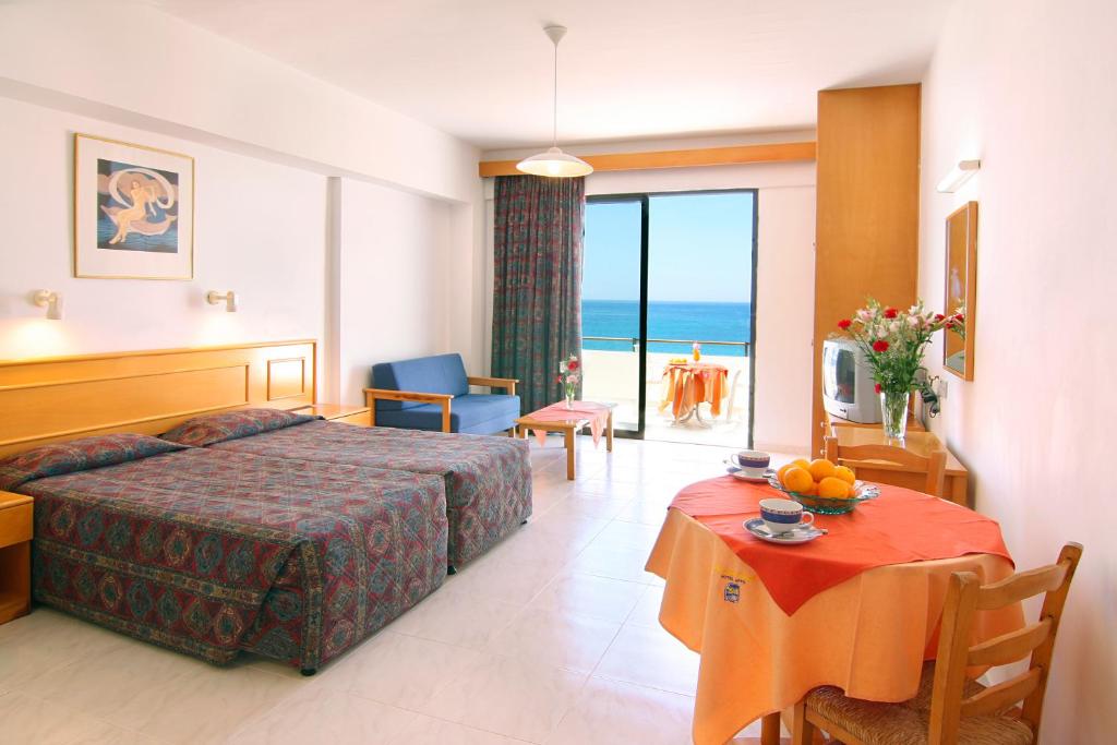 Corallia Beach Hotel Apartments, Кіпр, Пафос, тури, фото та відгуки