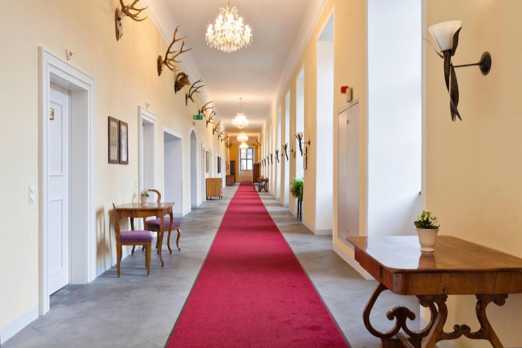 Туры в отель Schloss Mondsee оз. Мондзее