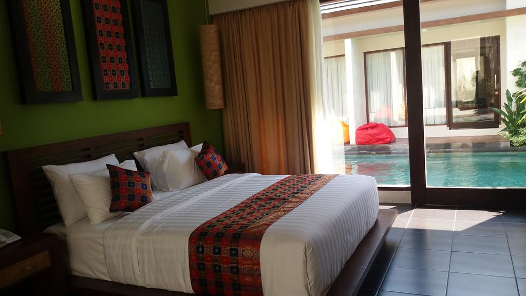 Відпочинок в готелі La Leela Jimbaran Bali