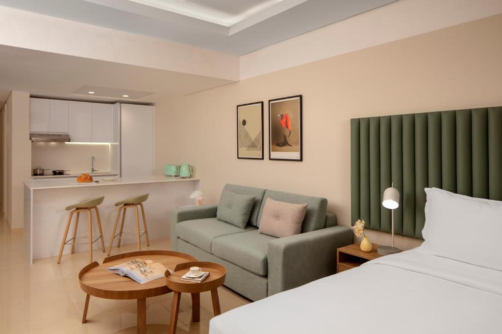Staybridge Suites Dubai Internet City, an Ihg Hotel цена