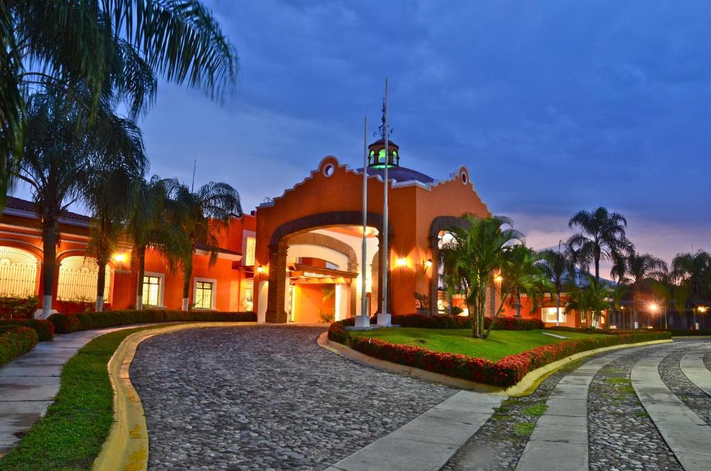 Горящие туры в отель Mision Colima Колима