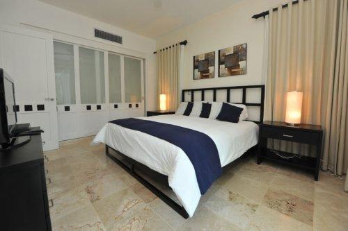 Watermark Luxury Oceanfront All Suite Hotel, 4