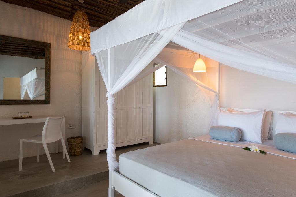 Цены в отеле Chuini Zanzibar Beach Lodge