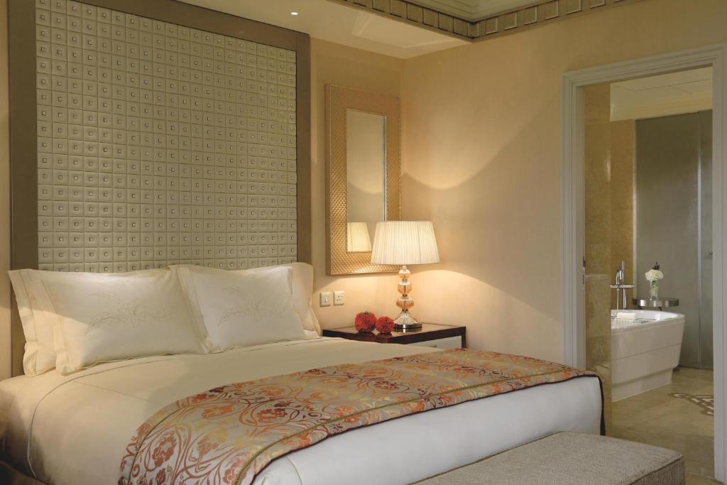 Відпочинок в готелі The Ritz Carlton Abu Dhabi Grand Canal Абу Дабі ОАЕ