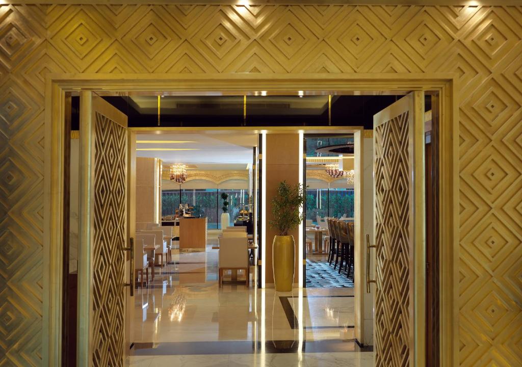 Горящие туры в отель Damac Maison Mall Street Дубай (город) ОАЭ