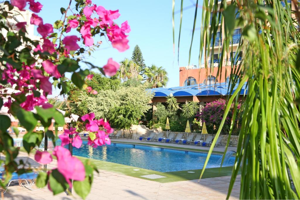 Navarria Blue Hotel, Кіпр, Лімассол, тури, фото та відгуки