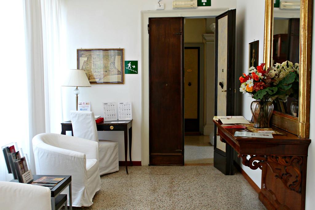 Горящие туры в отель Residenza Ca`Foscolo Венеция