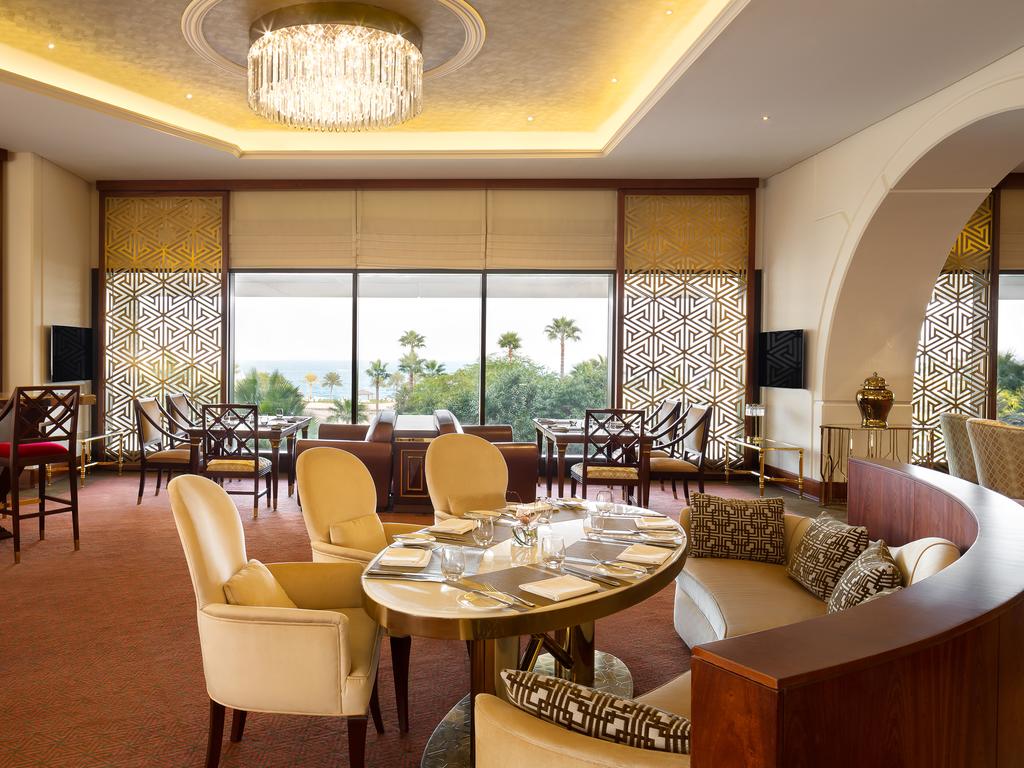 Ціни в готелі Sheraton Grand Doha Resort & Convention Hotel