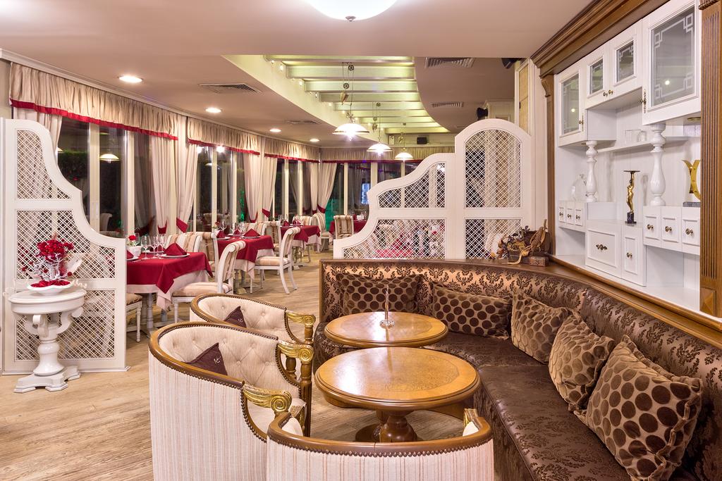Горящие туры в отель Central Spa Club Хисаря Болгария