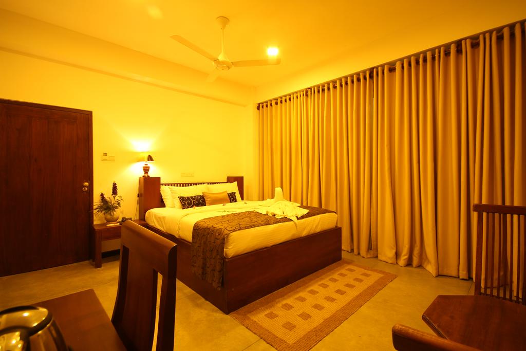 Горящие туры в отель Hotel Savonra Garden Унаватуна Шри-Ланка