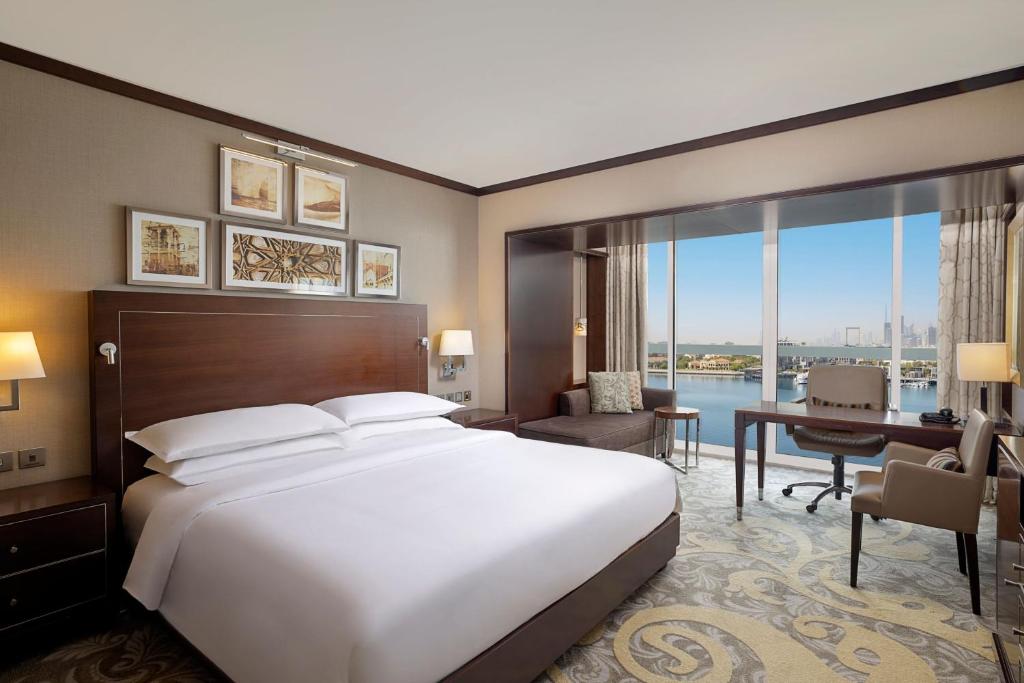 Відгуки про готелі Sheraton Dubai Creek Hotel & Towers